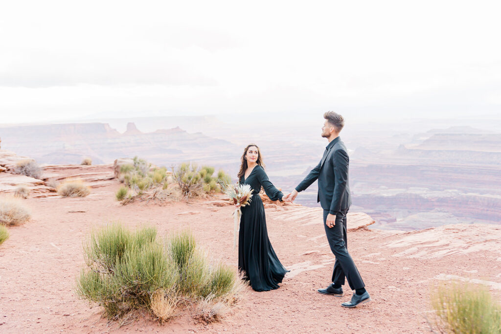 The Majestic Backdrop of Dead Horse Point Ut for Your Wedding Photos