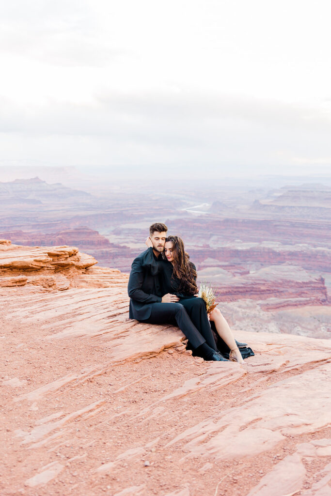 The Majestic Backdrop of Dead Horse Point Ut for Your Wedding Photos