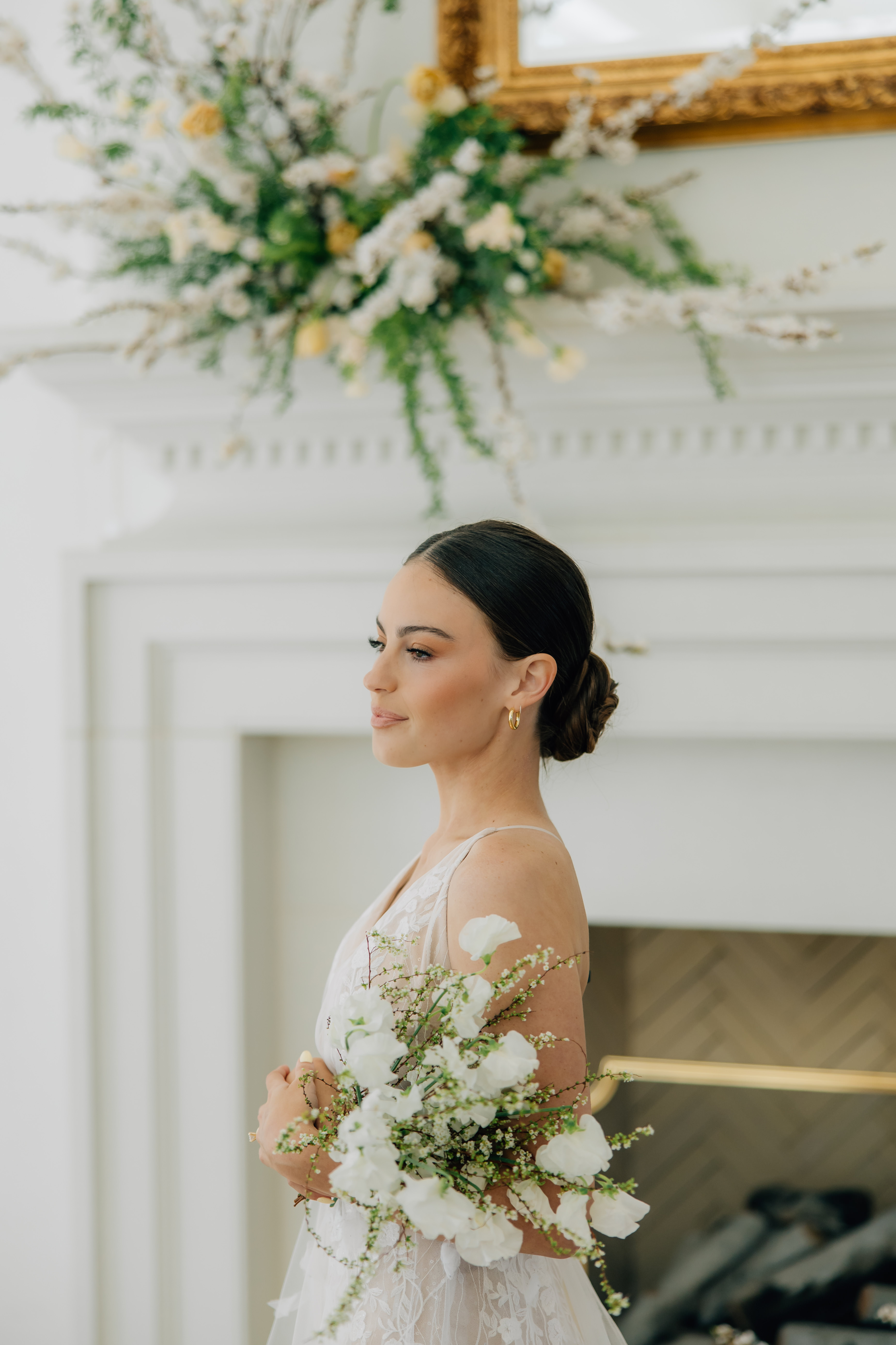 bride holding her bouquet